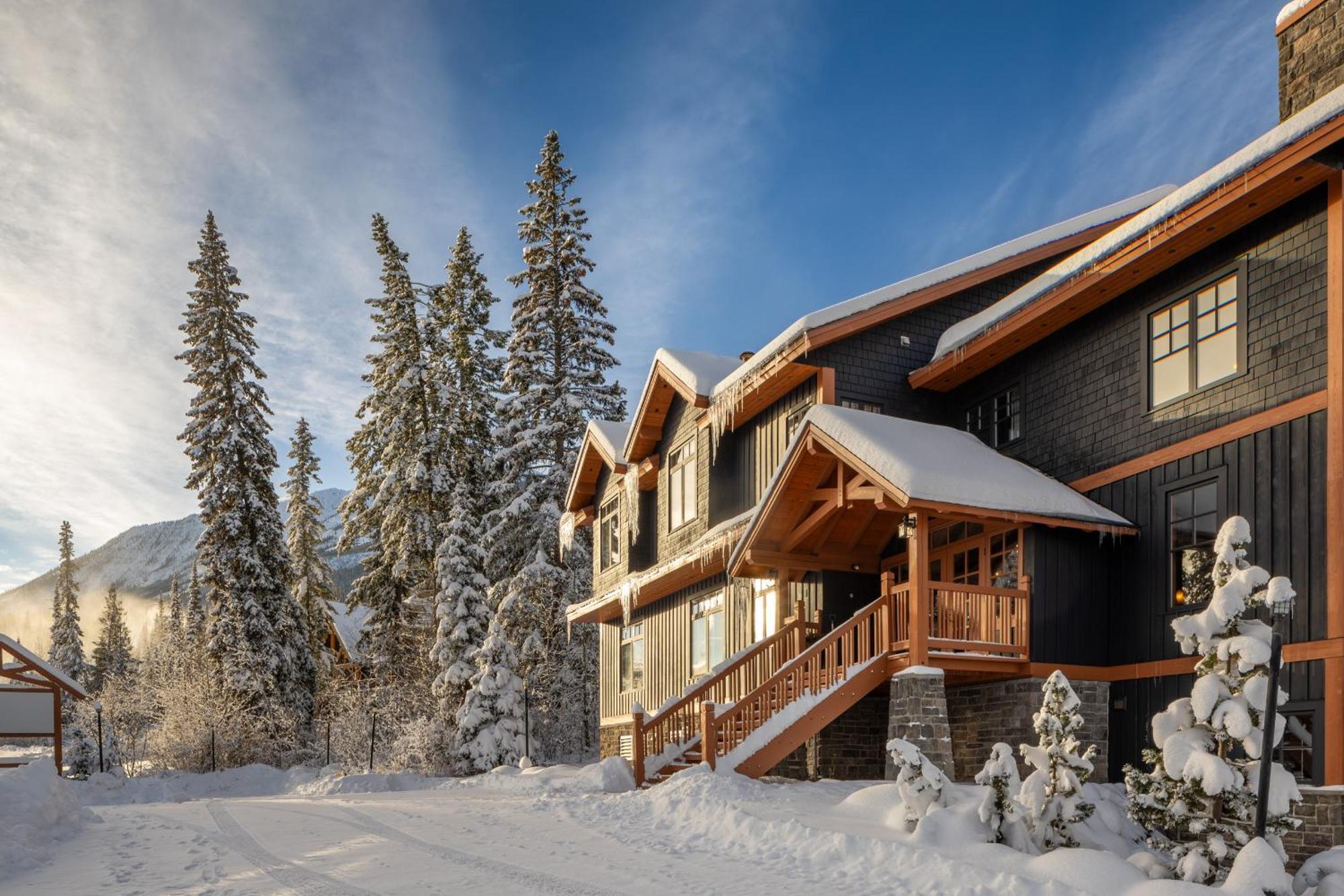 Copper Horse Lodge Голден Екстер'єр фото